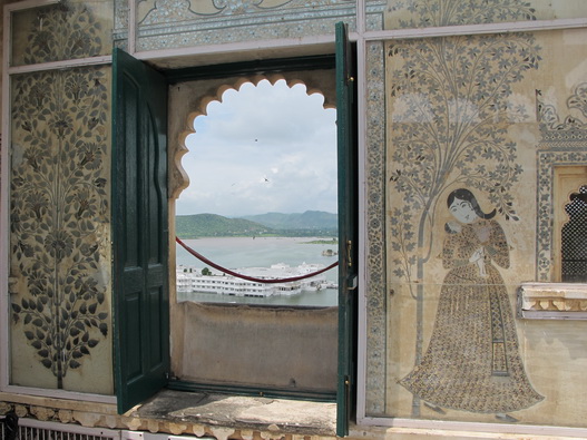 City Palace'tan Pichola Gölü Manzarası