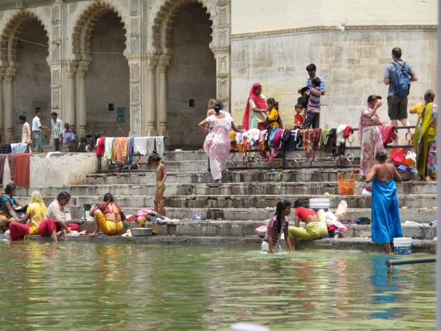 Şehir Sakinlerinin Pichola Gölü Sefası