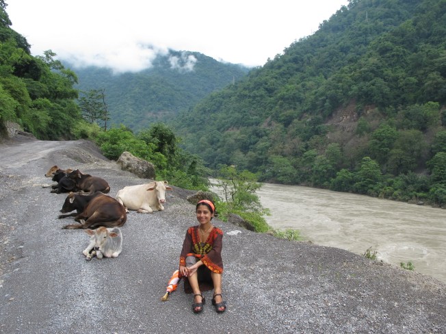 Şelalelere giden yolda dinlenme molası