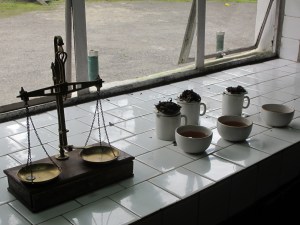 Fabrikada çay demleme dersi