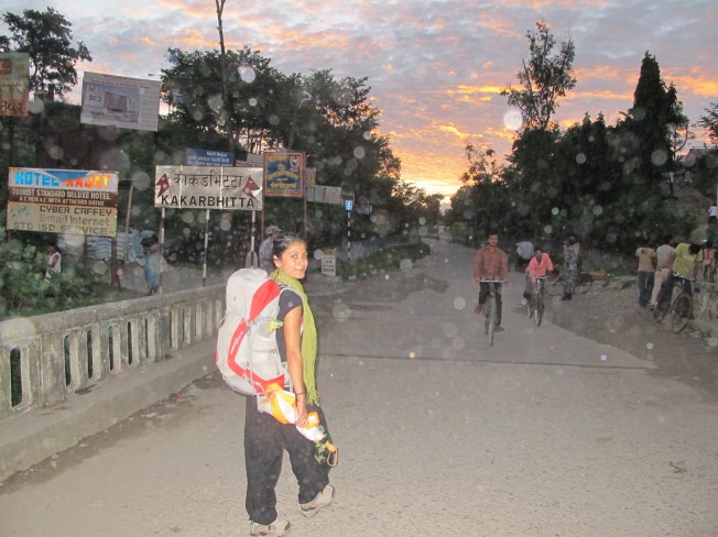 Sınırı geçerken... Biraz ilerisi Nepal.