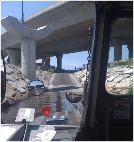 Tankımız Charles nehrinden çıkarken