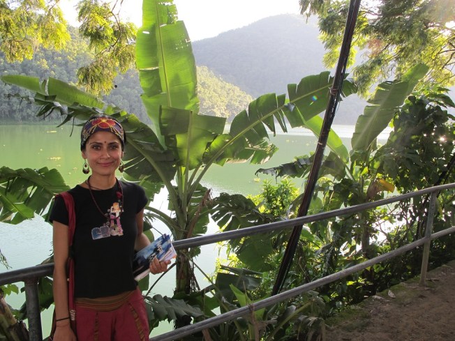 Pewa Gölü Kıyısı