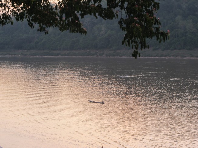 Gün batımında Mekong