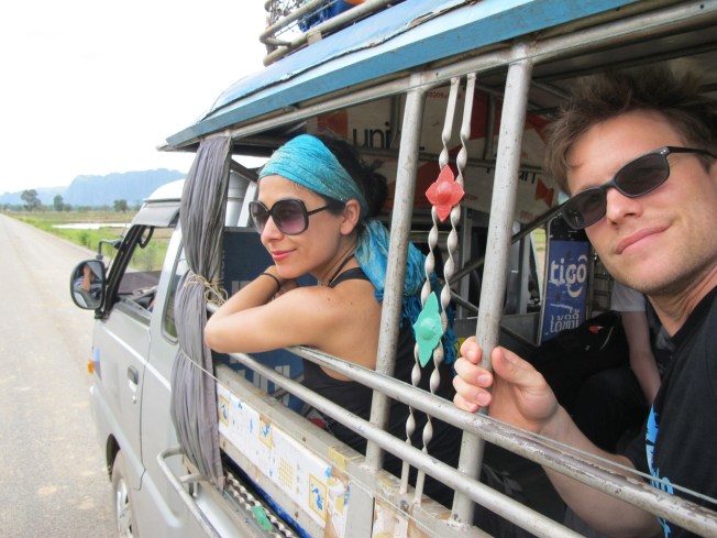 Yeniden yollara düştük