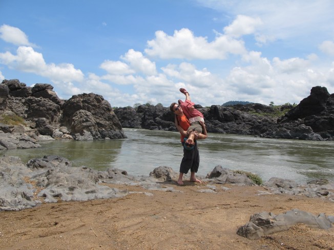 Ada sahillerinde bekliyorum