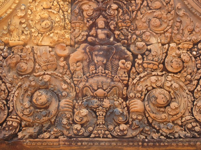 Banteay Srei'nin güzelim taş oymaları Banteay Srei'nin güzelim taş oymaları