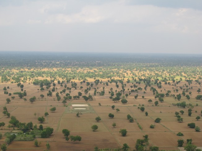 Pnom Sampeau tepesinden manzaralar