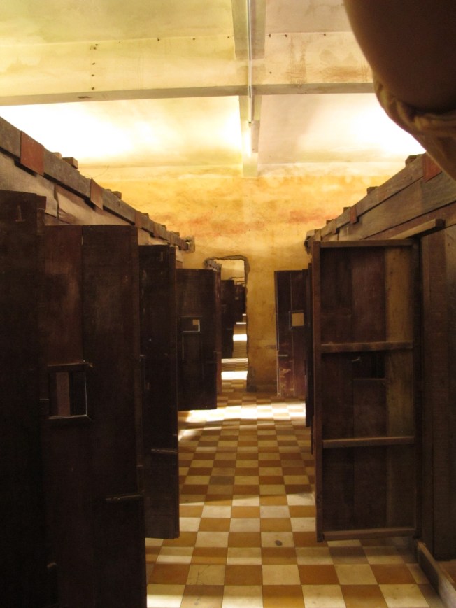 Tuol Sleng Hapishanesi'ndeki Hücreler