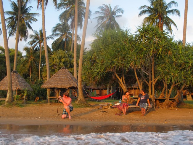 Sahilde günbatımını beklerken... Sahilde günbatımını beklerken...