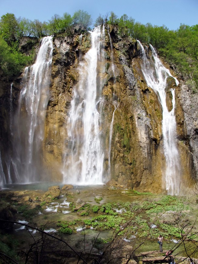 Şelalelerden bir tanesi
