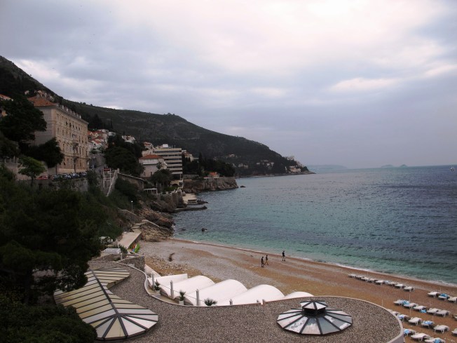 Eski şehrin bitişiğindeki plaj