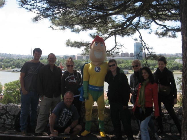 Şehir turu grubumuz (Hayır, ortadaki süper kahraman rehberimiz değil :) )