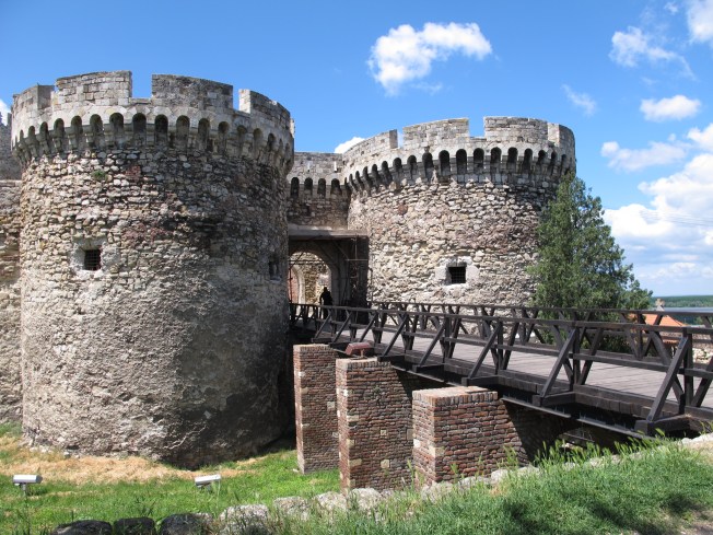 Belgrad şehir surları