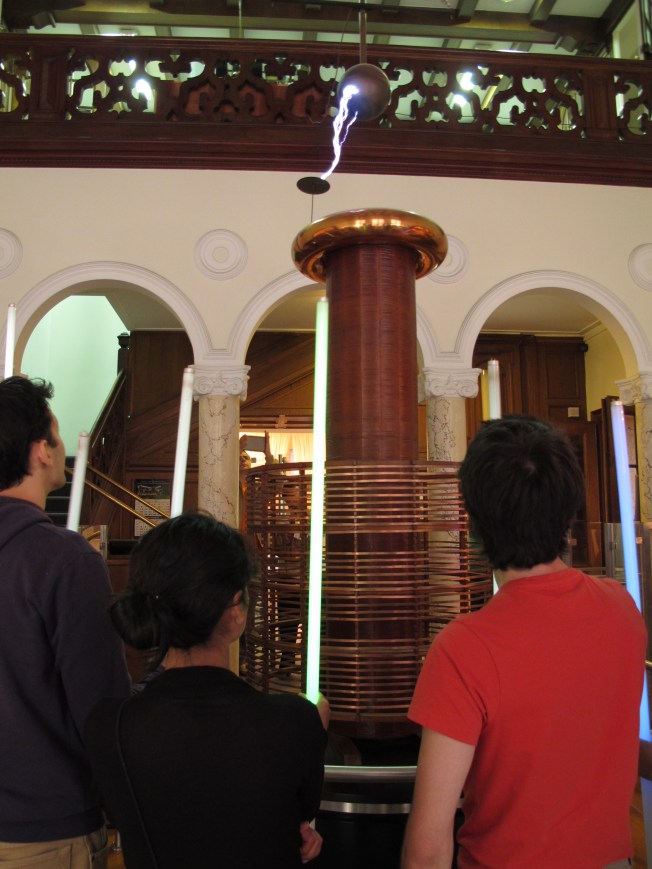 Tesla müzesindeki deneylerimiz 1