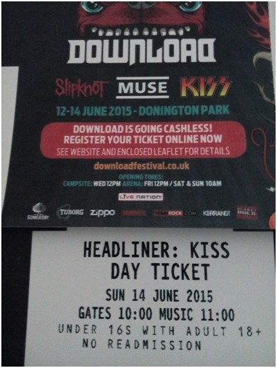 İşte biletlerimiz – Normalde 3 gün sürüyor festival, ama biz tek günlük aldık biletleri, 85 pounda.