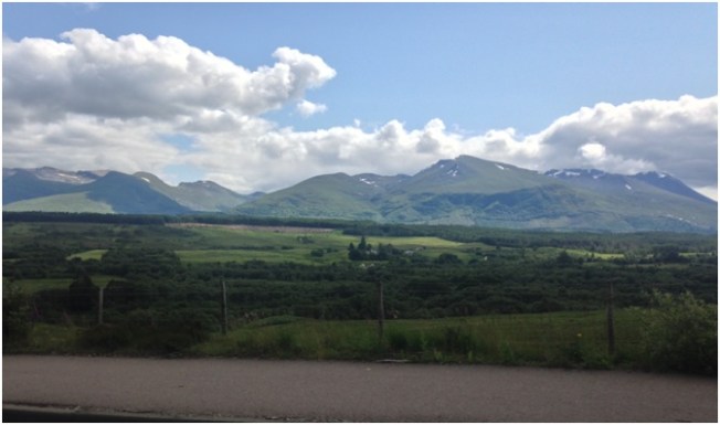 Yolumuza devam ederken Loch Oich yakınlarına gördüğümüz Mount Ben Nevis – 1344 metre- Britanya’nın en yüksek dağı