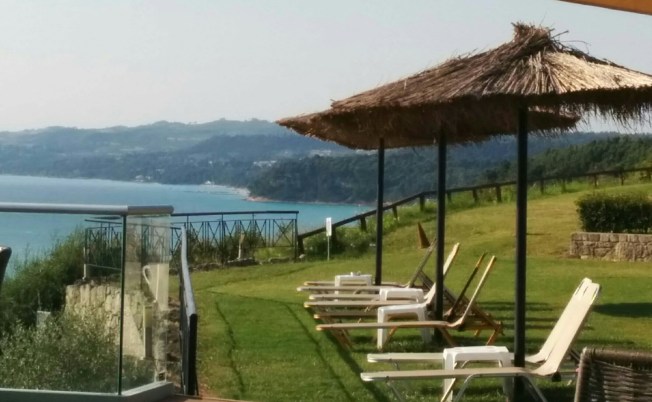 Afytos Aegean Blue Studios’ta kahvaltı manzaraları