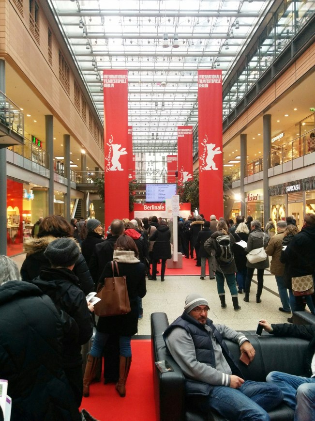 Berlinale ön satis kuyrugu saat 7 bucuk