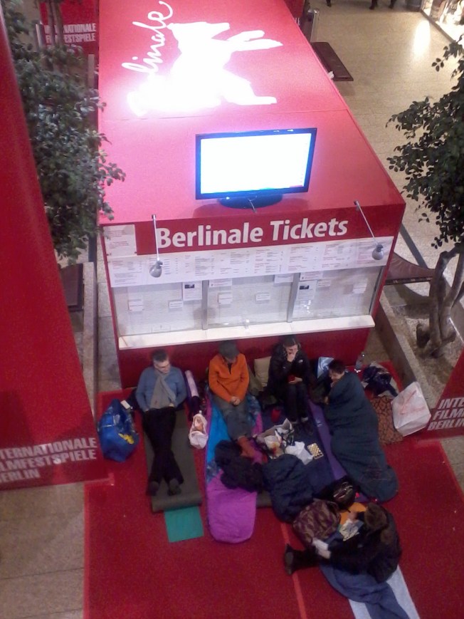 Berlinale giseleri önünde kampcilar