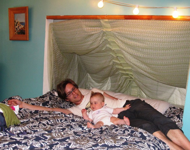 Airbnb odamız - Eski bir Mormon'un evinde (Mormonluktan çıkınca eşiyle boşanıp ailesiyle görüşmeyi kestiğini anlattı bize kendisi)