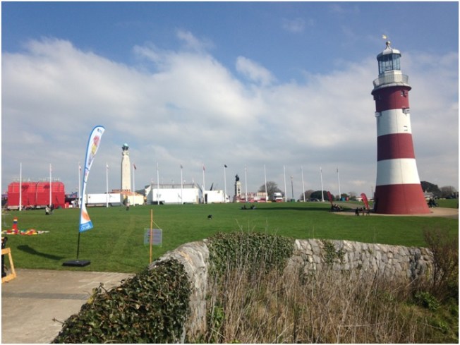 Hoe Deniz Feneri – Smeaton’s Tower diye geçiyor. 2 pound verirseniz içine girip yukarı çıkabiliyorsunuz.